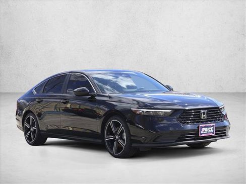 Used 2025 Honda Accord Sport image 3