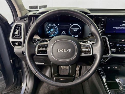 Used 2023 Kia Sorento SX AWD/4WD image 3