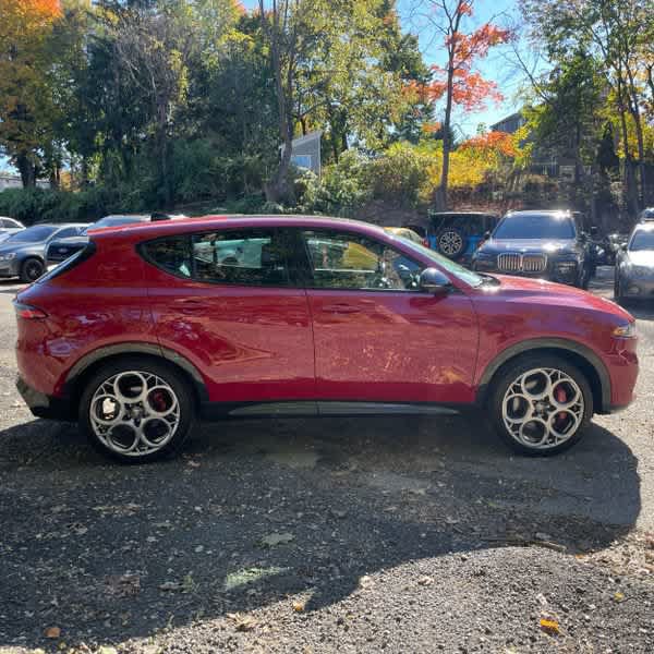 Used 2024 Alfa Romeo Tonale Veloce AWD/4WD image 6