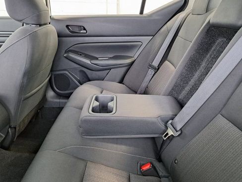 Used 2025 Nissan Altima 2.5 SV FWD image 28