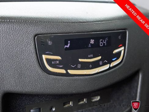 Used 2020 Cadillac Escalade Premium Luxury AWD/4WD image 11