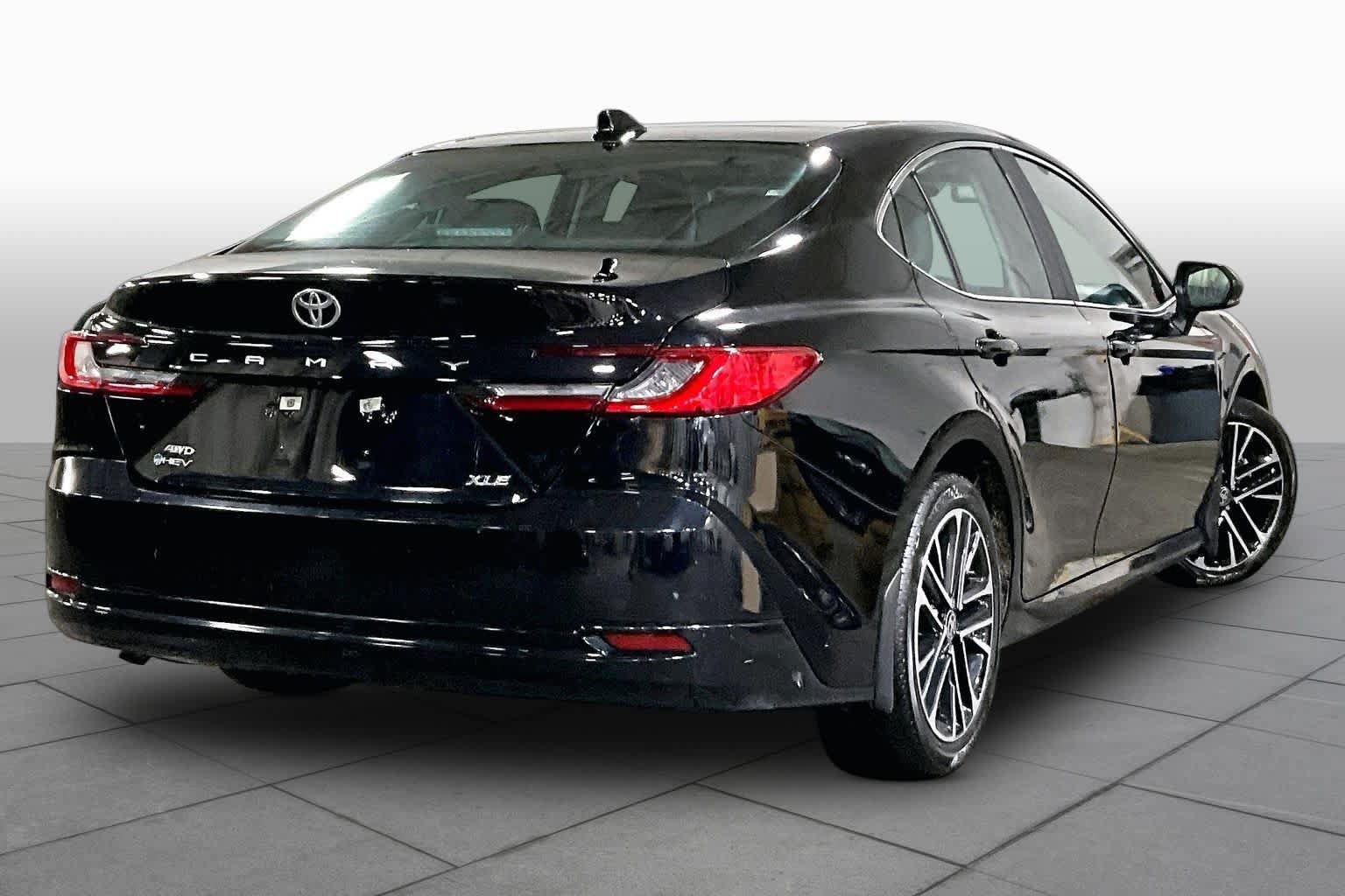 Used 2025 Toyota Camry XLE w/ Premium Package AWD/4WD image 13