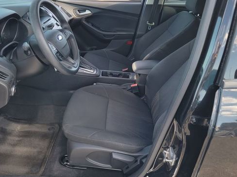 Used 2015 Ford Focus SE FWD image 6