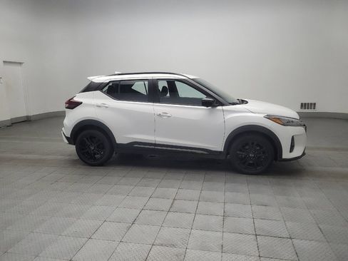 Used 2024 Nissan Kicks SR FWD image 11
