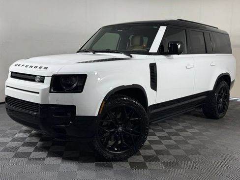 Used 2025 Land Rover Defender 130 X-Dynamic SE AWD/4WD image 1