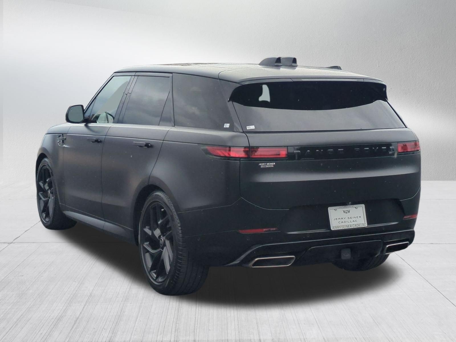 Used 2024 Land Rover Range Rover Sport Dynamic SE AWD/4WD image 3