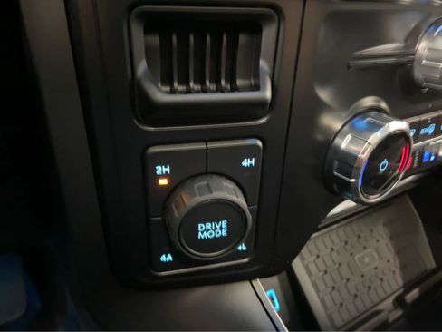 Used 2024 Ford F150 Lariat w/ Bed Utility Package image 43