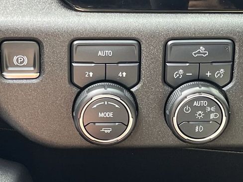 Used 2026 Chevrolet Silverado 1500 RST AWD/4WD image 18