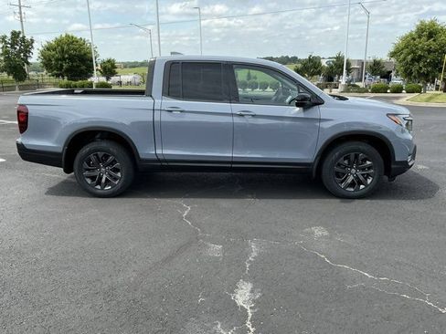 Used 2023 Honda Ridgeline Sport image 2