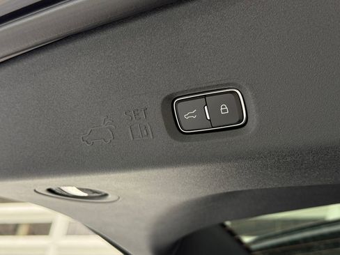 New 2026 Lincoln Navigator L Black Label AWD/4WD image 19