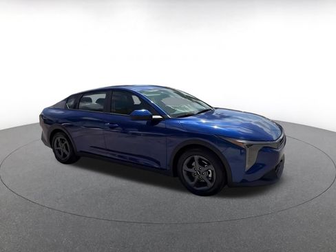 Used 2025 Kia K4 FWD image 2