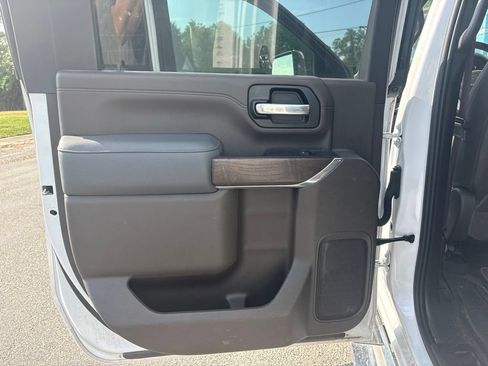 Used 2023 GMC Sierra 2500 Denali w/ Technology Package AWD/4WD image 19