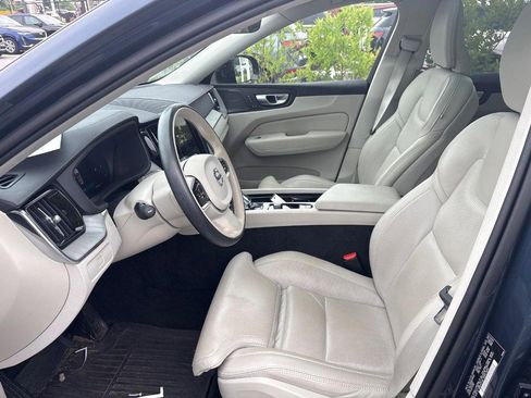 Used 2024 Volvo XC60 B5 Ultimate w/ Protection Package Premier AWD/4WD image 5