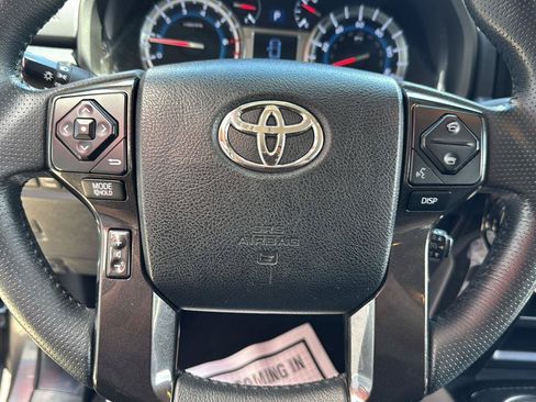 Used 2019 Toyota 4Runner TRD Off-Road Premium AWD/4WD image 19