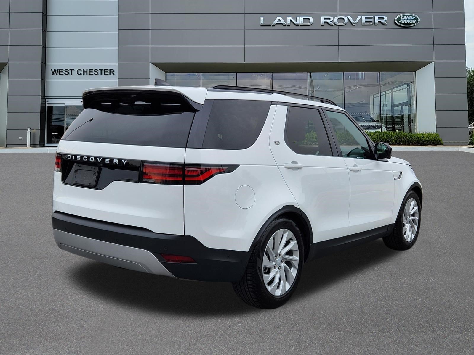 Certified 2025 Land Rover Discovery S AWD/4WD image 4