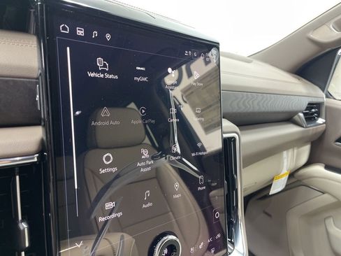 New 2026 GMC Yukon Denali w/ Denali Reserve Package AWD/4WD image 19
