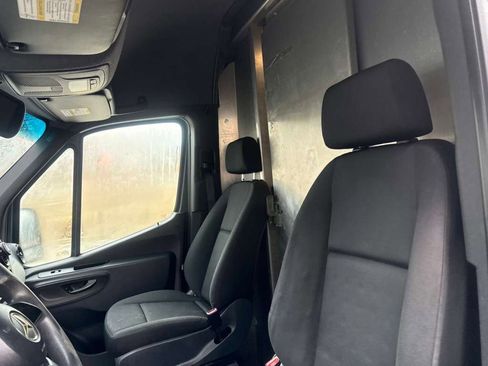 Used 2019 Mercedes-Benz Sprinter 170 image 21