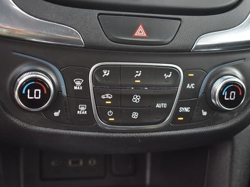 Certified 2020 Chevrolet Equinox LT FWD image 32