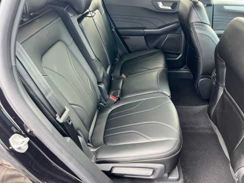 New 2026 Ford Escape SE w/ PHEV Premium Package FWD image 18