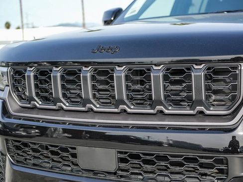 New 2026 Jeep Grand Cherokee Altitude AWD/4WD image 6