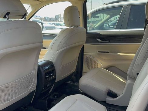 Used 2022 Jeep Grand Cherokee L Limited image 34