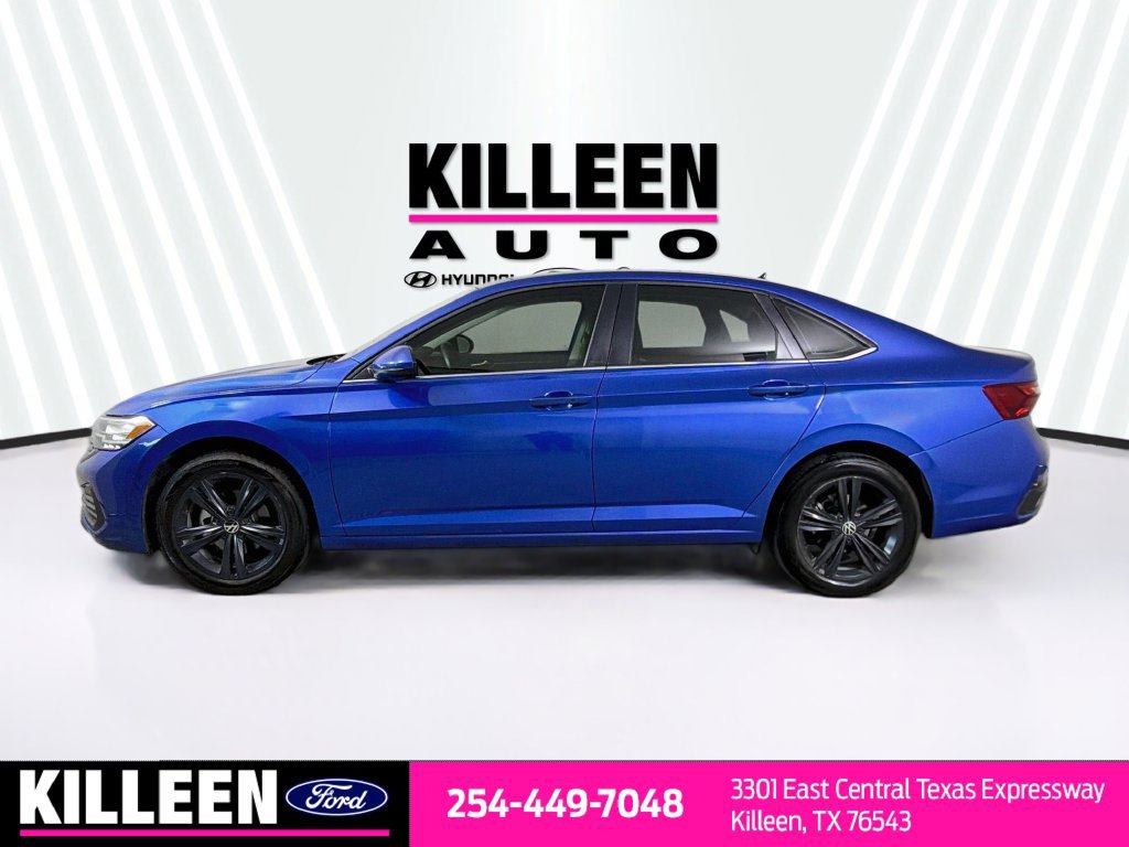 Used 2024 Volkswagen Jetta SE FWD image 4