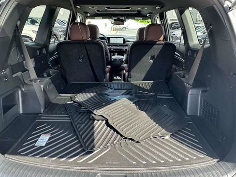Used 2024 Kia Telluride EX w/ EX Captain's Chair Package image 23