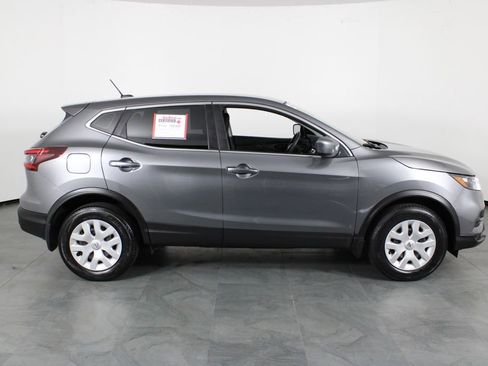 Used 2020 Nissan Rogue Sport S image 14