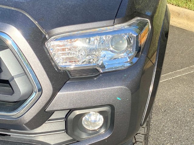 Used 2023 Toyota Tacoma SR5 w/ Technology Package RWD image 5