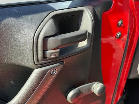 Used 2014 Jeep Wrangler Unlimited Sport AWD/4WD image 11