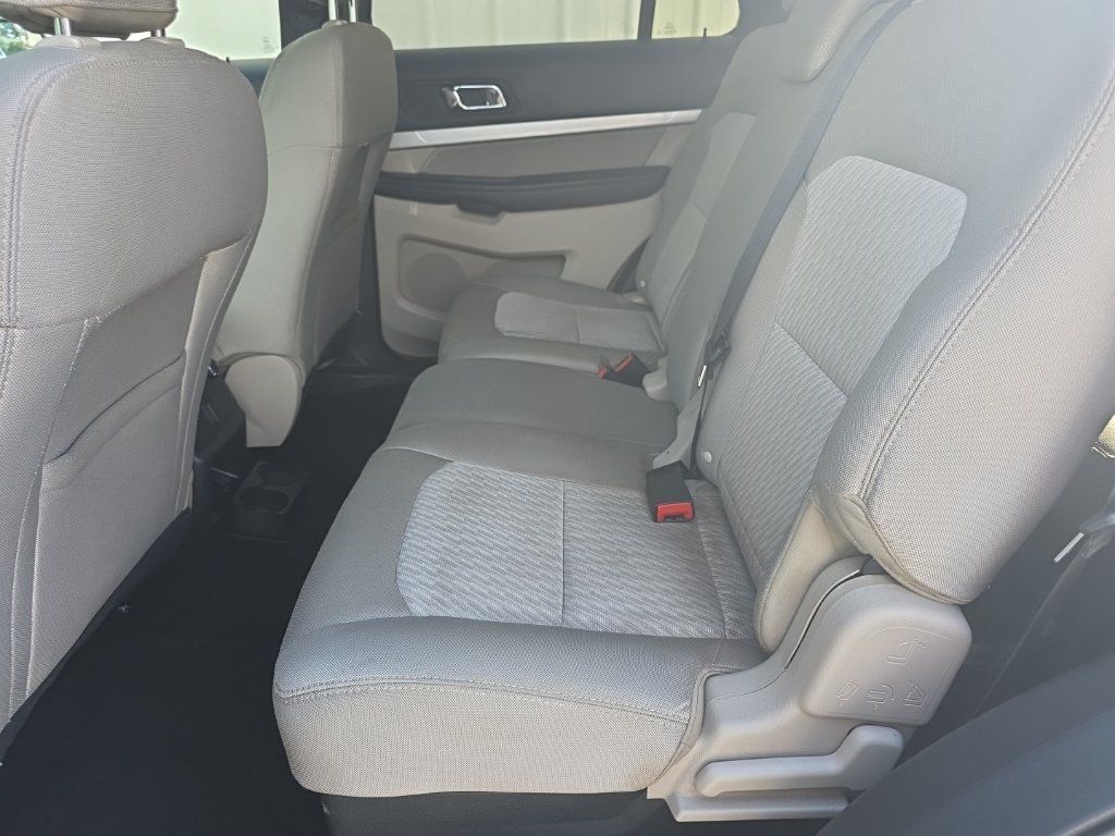 Used 2019 Ford Explorer FWD image 19