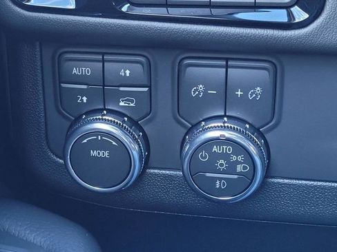 New 2026 GMC Yukon Denali image 17