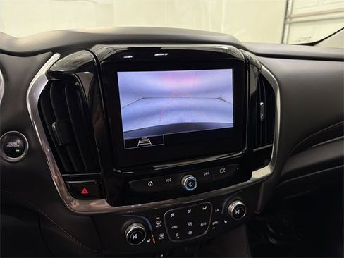 Used 2020 Chevrolet Traverse LT image 29