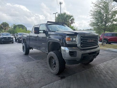 Used 2018 GMC Sierra 2500 SLE w/ Suspension Package, Off-Road AWD/4WD image 2