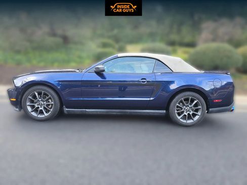 Used 2012 Ford Mustang Premium image 2