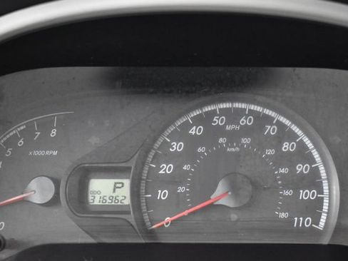 Used 2012 Toyota Sienna LE FWD image 11
