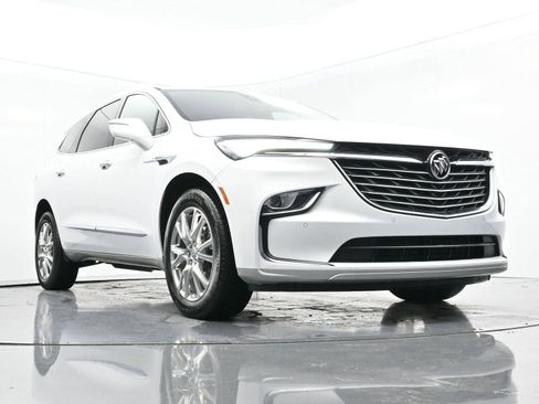Used 2023 Buick Enclave Essence w/ Experience Buick Package image 43
