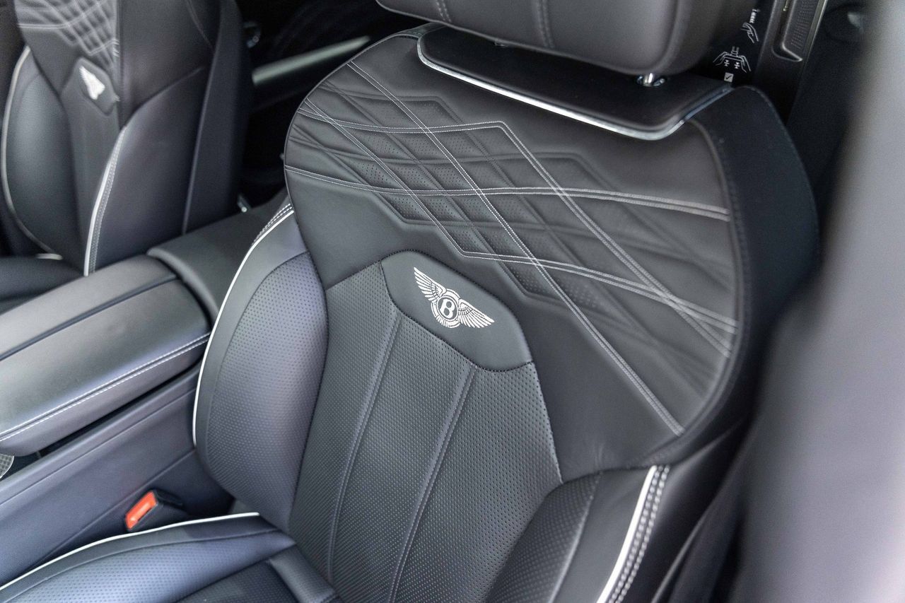 Certified 2023 Bentley Bentayga Extended Wheelbase AWD/4WD image 28