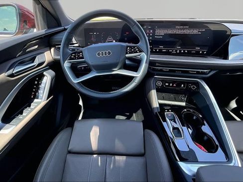 Used 2025 Audi Q5 Premium Plus w/ Premium Plus AWD/4WD image 5