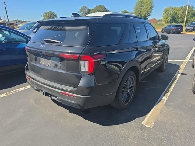 Used 2025 Ford Explorer ST-Line w/ Premium Package RWD image 4