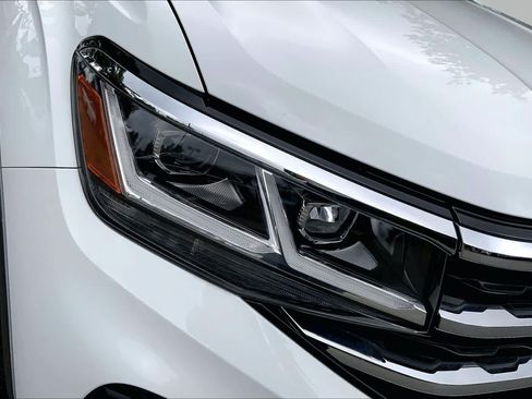 Used 2023 Volkswagen Atlas SE AWD/4WD image 27
