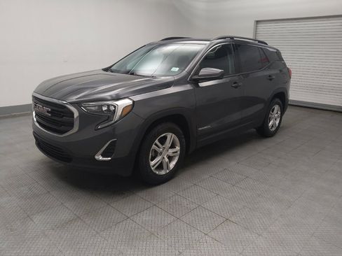 Used 2020 GMC Terrain SLE w/ Driver Convenience Package image 2