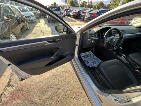 Used 2018 Volkswagen Passat 2.0T R-Line FWD image 13