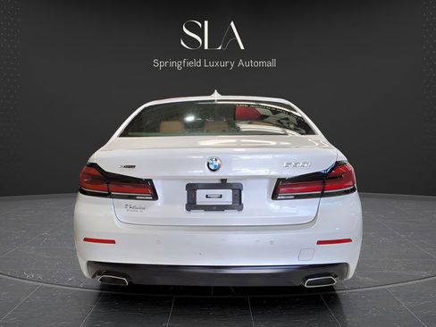 Used 2023 BMW 530i xDrive w/ Premium Package AWD/4WD image 4