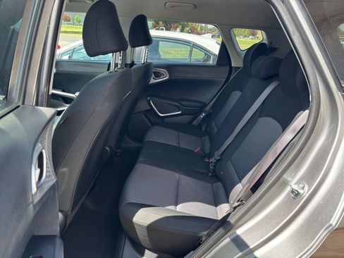 Used 2025 Kia Soul LX w/ LX Technology Package FWD image 21