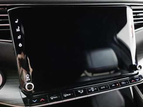 Used 2024 Jeep Wagoneer L Series III w/ Flexible Seating Group image 9