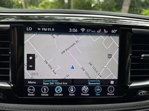 Used 2018 Chrysler Pacifica Limited w/ Advanced Safetytec Group FWD image 20