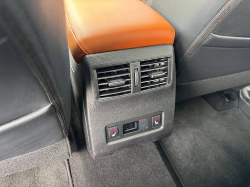 Used 2024 Mitsubishi Outlander SEL AWD/4WD image 18