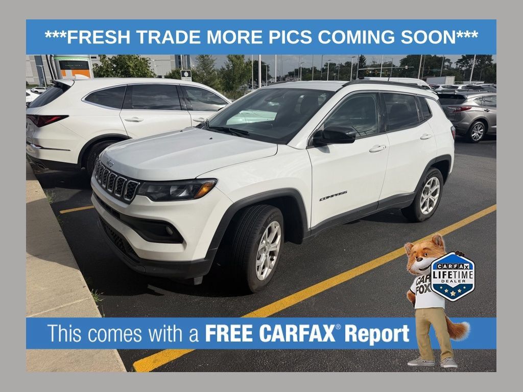 Used 2024 Jeep Compass Latitude AWD/4WD image 1