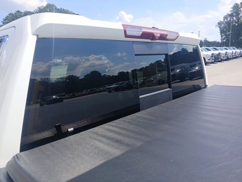 Used 2022 Chevrolet Silverado 1500 High Country w/ High Country Premium Package image 12